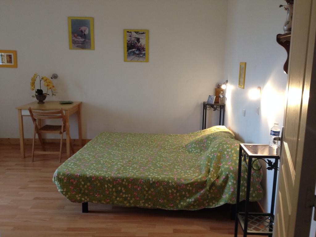 Bed and breakfast Le Pigeonnier De Quarré Chambre photo